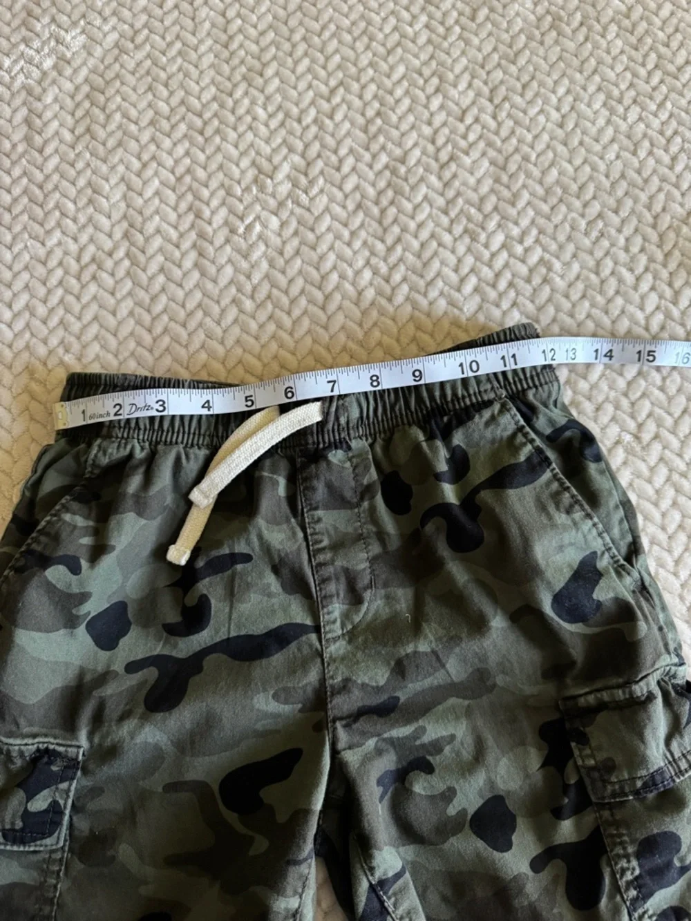 Old Navy‎ Boys Camo Cargo Shorts - Olive & Dark Green Size Large (10-12)